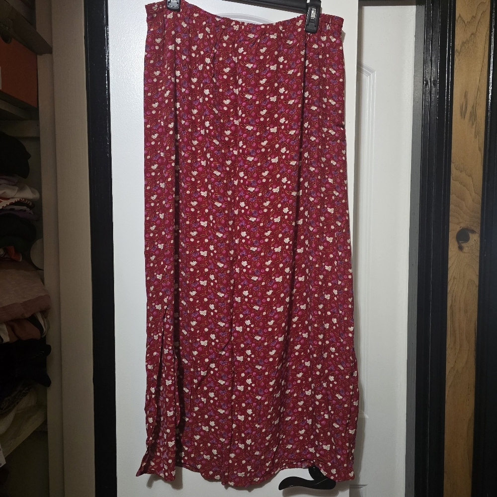 Women's Floral Printed Red Midi Skirt W/ Side Slits On Both Sides Size 12